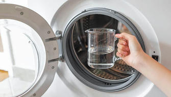 11 Surprising Reasons to Use Vinegar in Your Laundry (and When Not To)